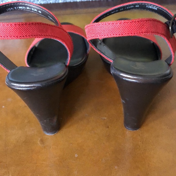 Shoes - Picture 6 of 7